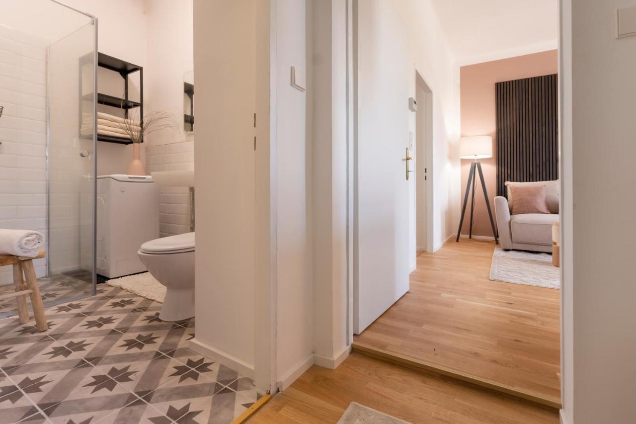 City Lounge Appartement Am Hauptbahnhof Sankt Poelten Exterior foto