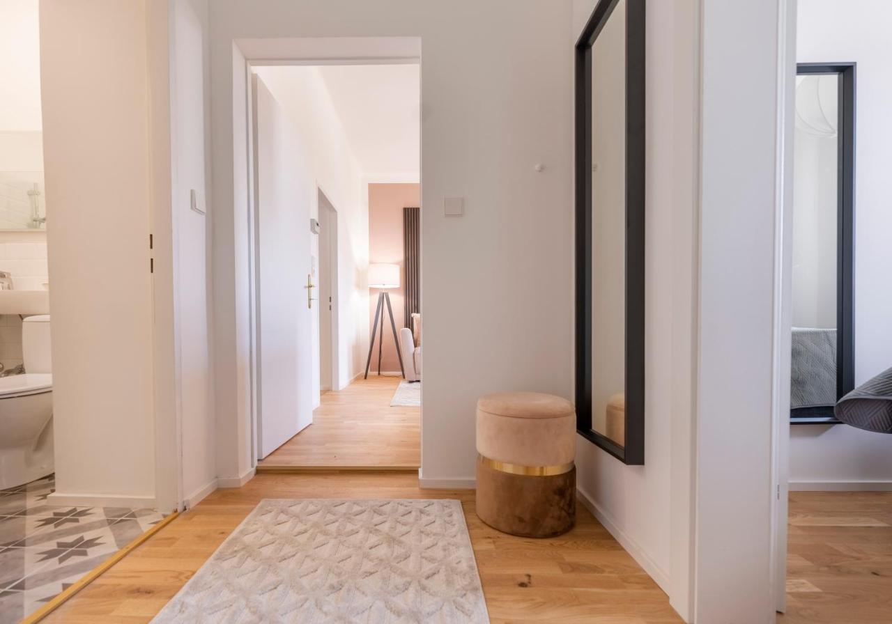 City Lounge Appartement Am Hauptbahnhof Sankt Poelten Exterior foto